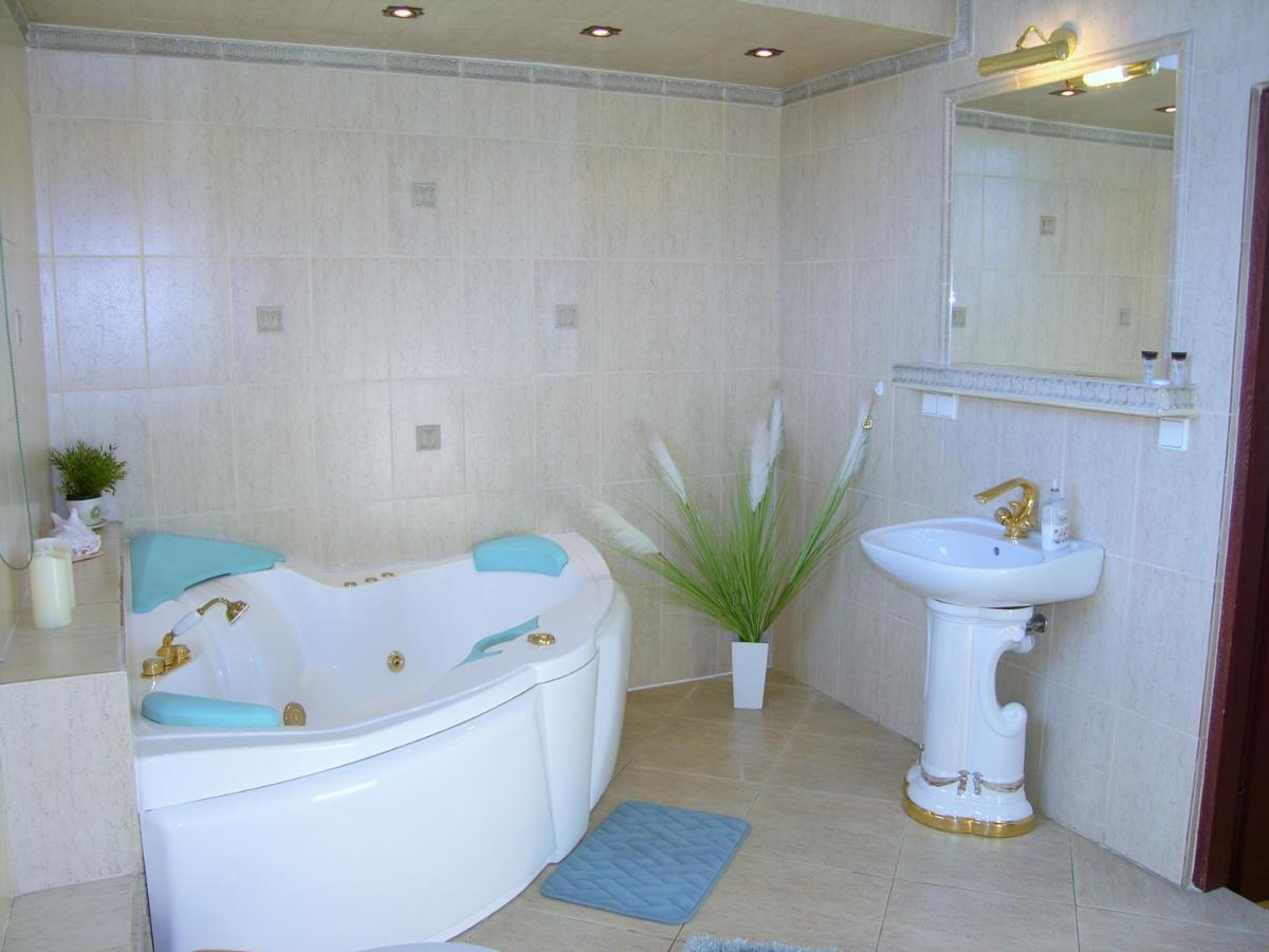 Kaliny Apartamenty Wanny Z Hydromasazem ホジューフ エクステリア 写真